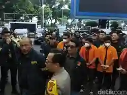 Polisi Menangkap 3 Tersangka Baru dalam Kasus Judi Online Komdigi, Jumlah Total Menjadi 14 Orang